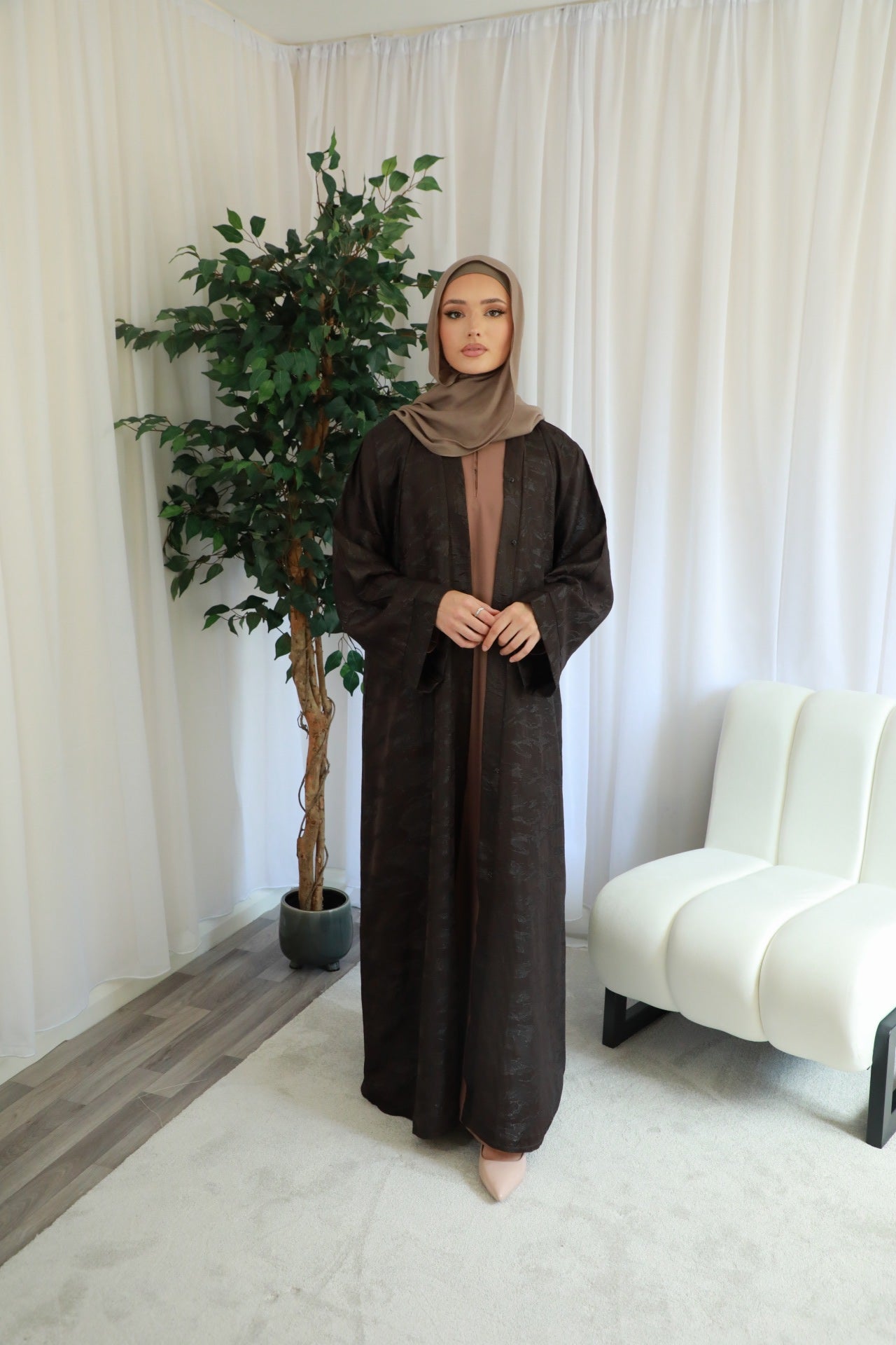 Metallic Jacquard Open Abaya - Dark Brown