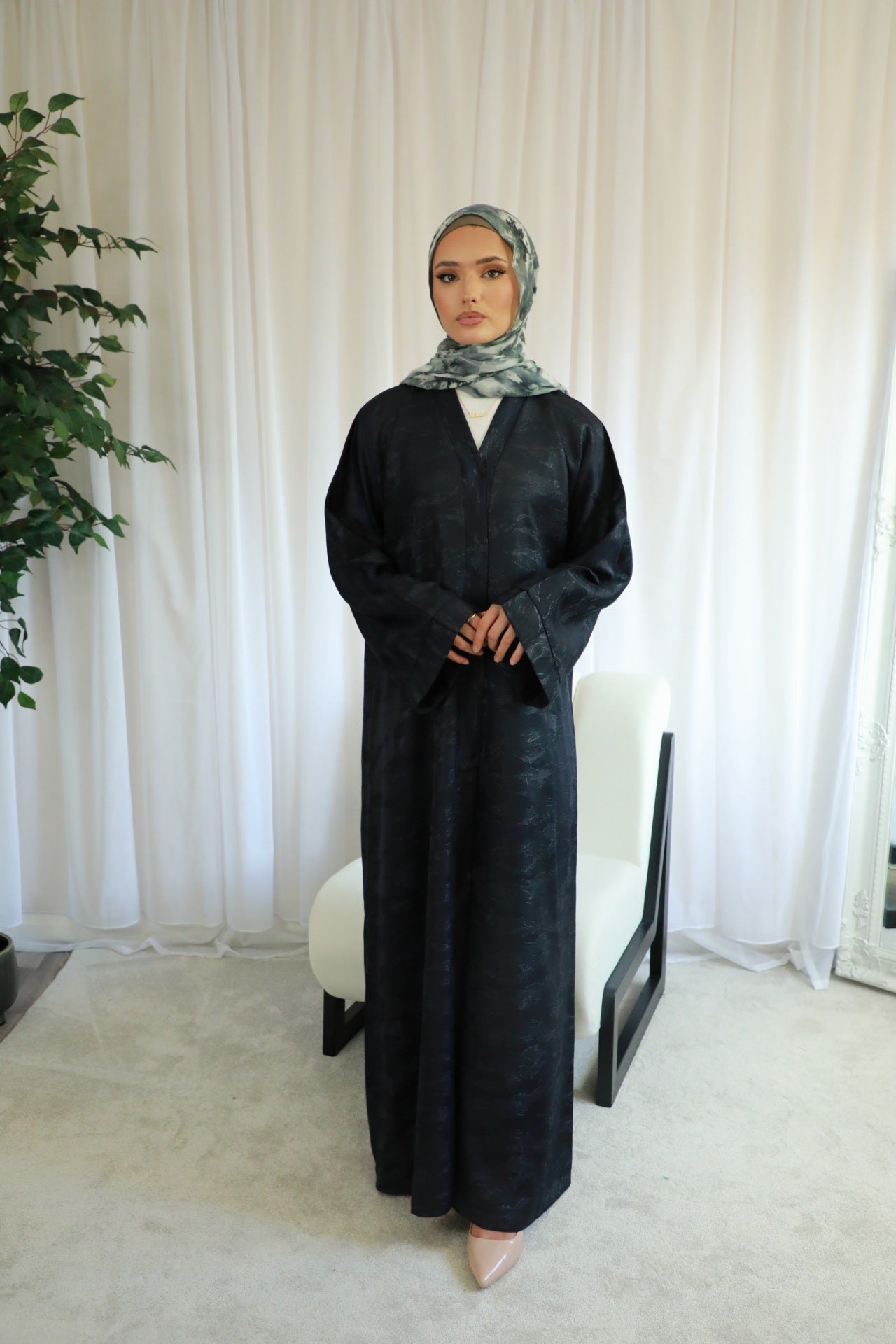 Metallic Jacquard Open Abaya - Black