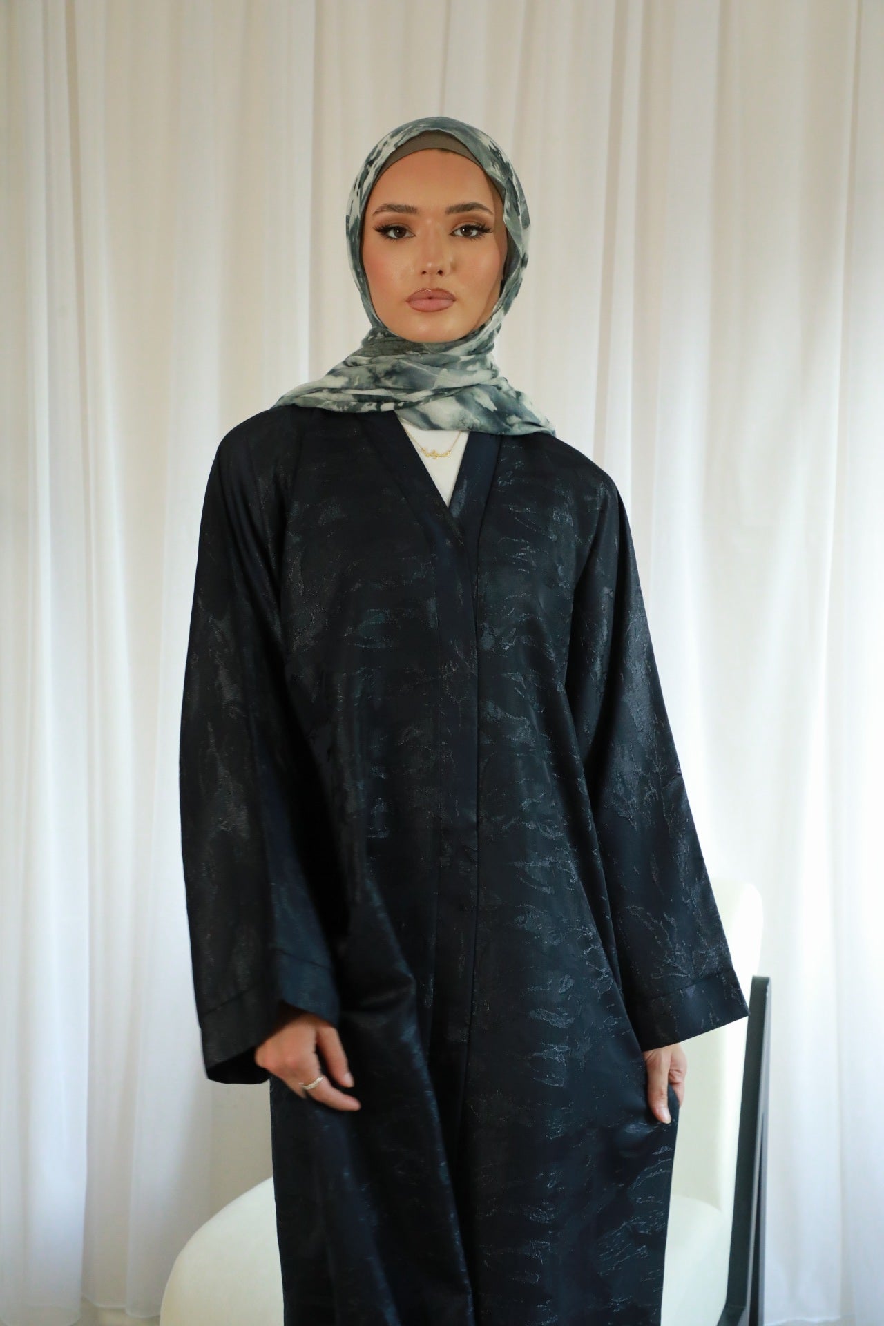 Metallic Jacquard Open Abaya - Black
