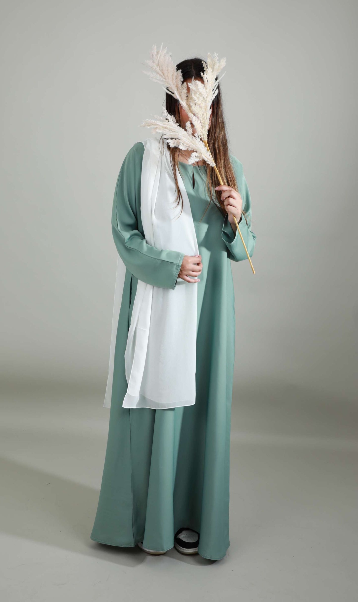 Basic Abaya With Pockets - Light Green