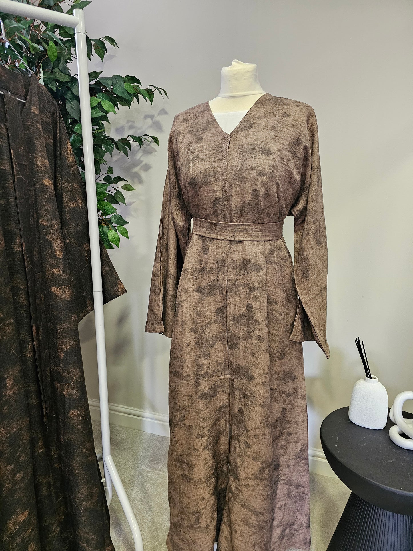 Jacquard Linen Open Abaya - Light Brown