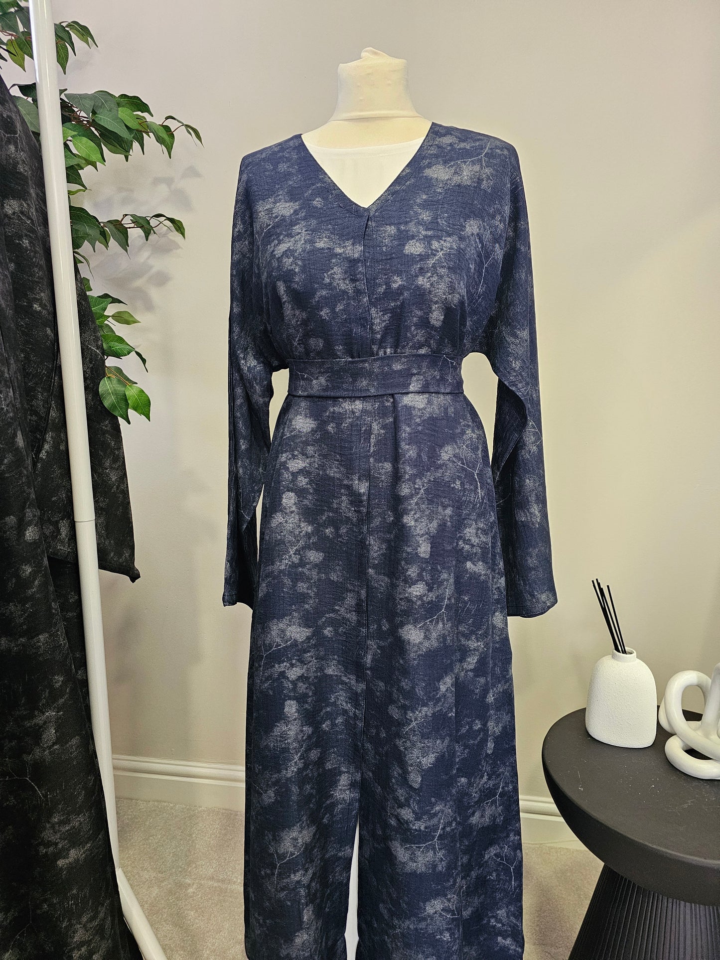Jacquard Linen Open Abaya - Navy Blue