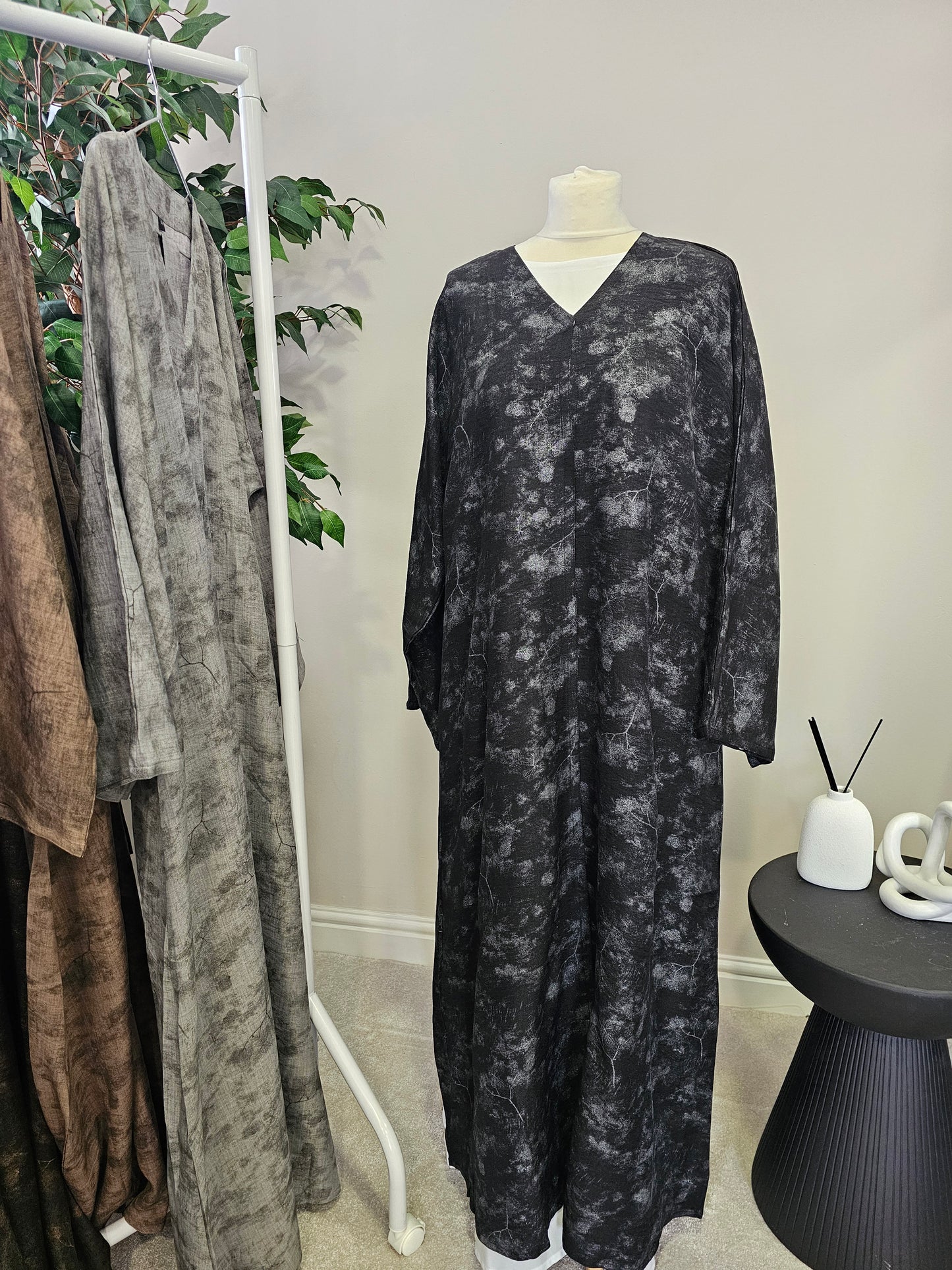 Jacquard Linen Open Abaya - Black