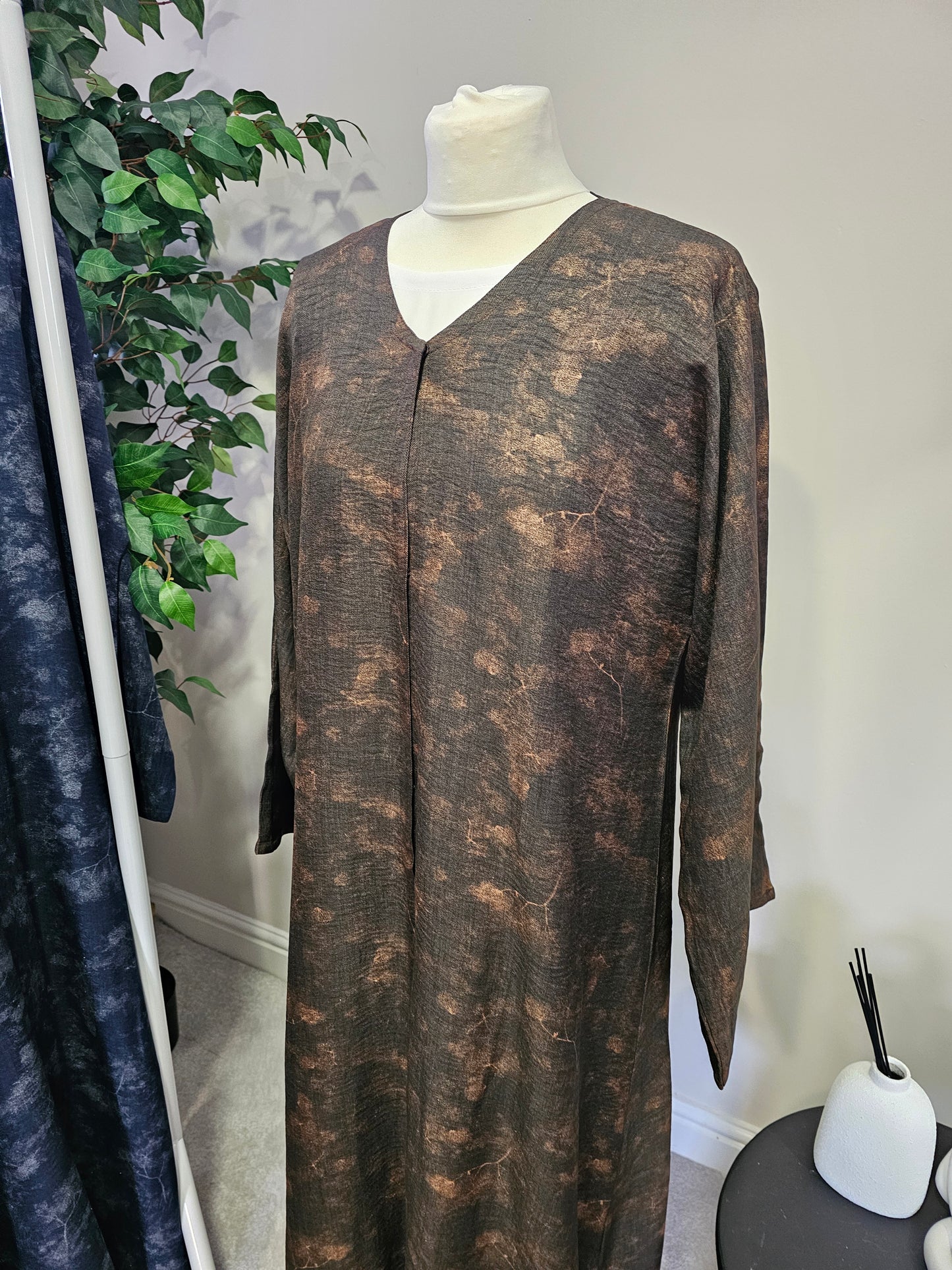 Jacquard Linen Open Abaya - Dark Brown