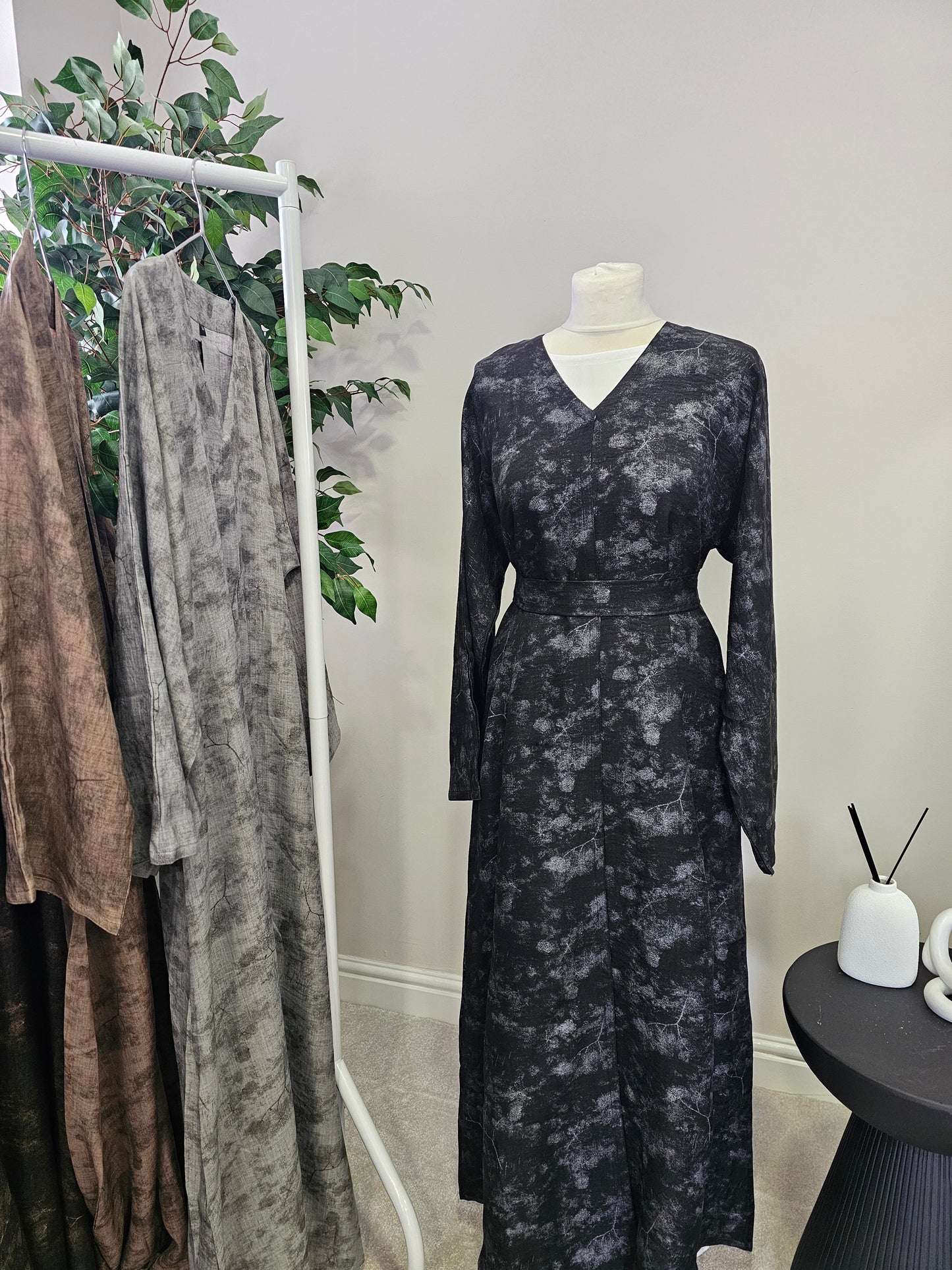 Jacquard Linen Open Abaya - Black