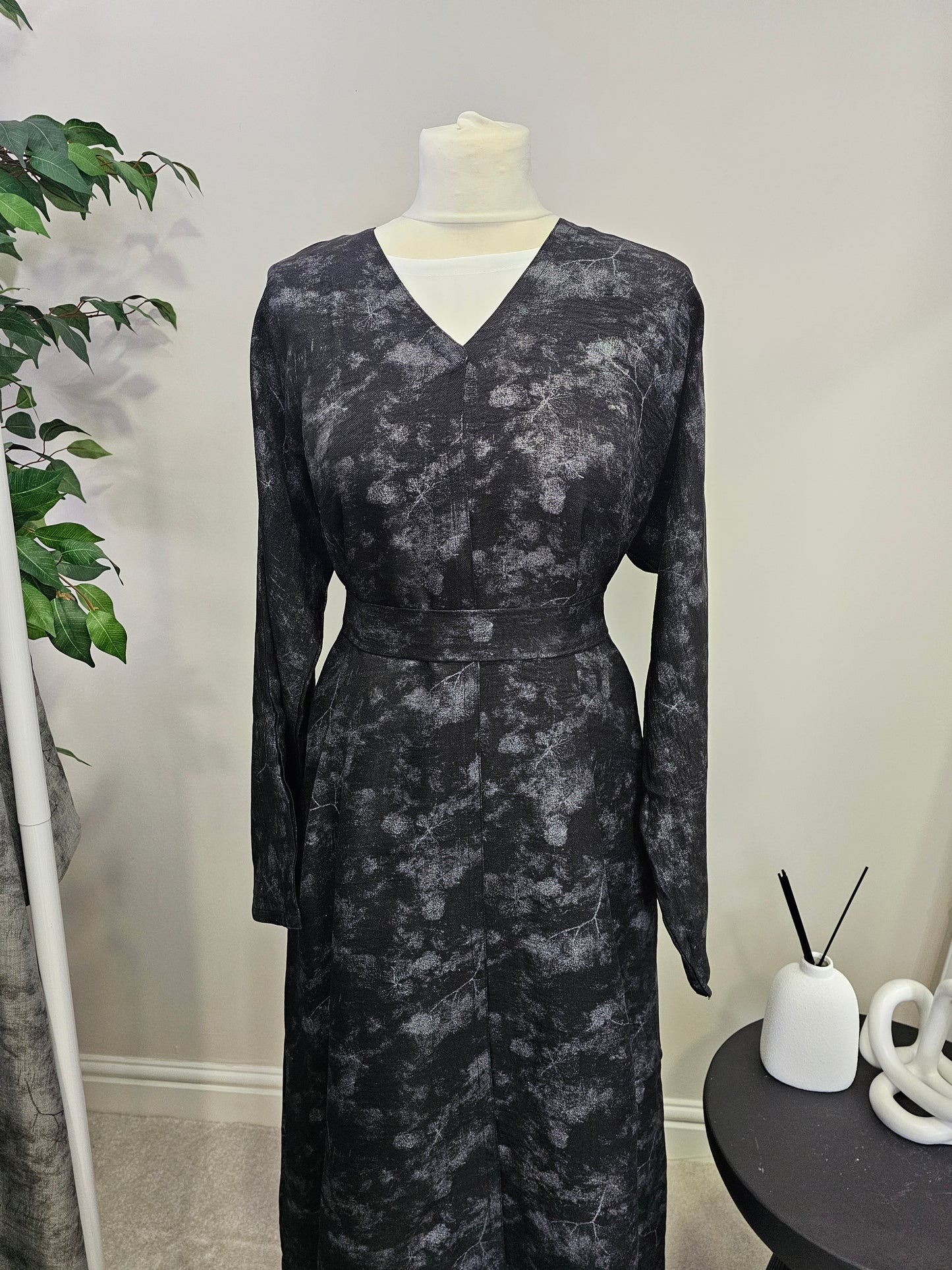 Jacquard Linen Open Abaya - Black